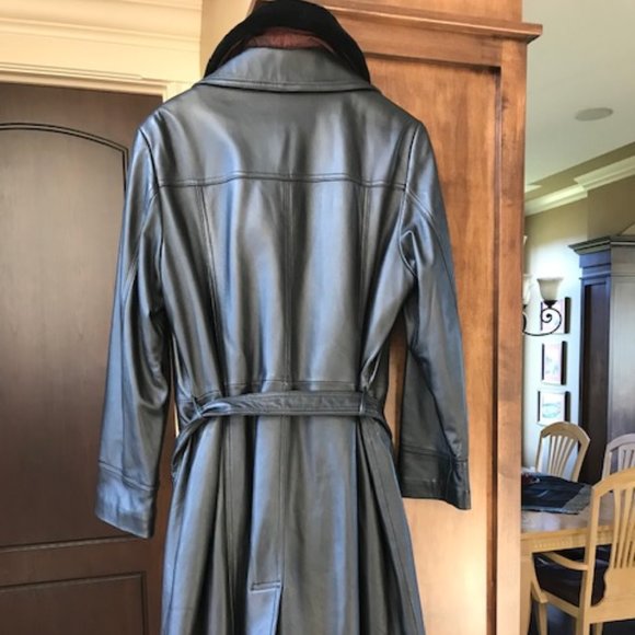 Black, full length leather coat with removable faux fur collar; Danier - Picture 2 of 2